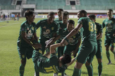 Tanpa Ampun, Persebaya...