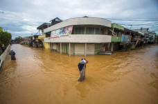 Banjir Kembali Rendam...