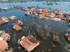 Banjir Rob Masih Menggenangi...