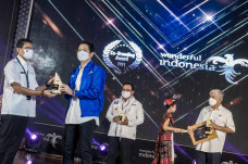 Kemenparekraf Beri Anugerah...