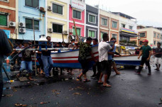 Dampak Ombak Tinggi...