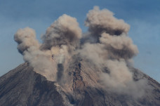 Status Gunung Semeru...