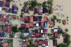 Ratusan Rumah Warga...
