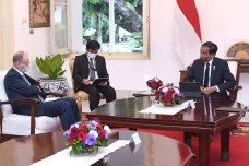 Presiden Terima Kunjungan...