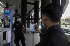 Resmi Dibuka, Halte...