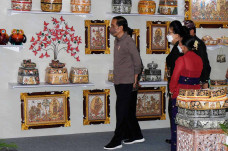 Presiden Tinjau Pameran...