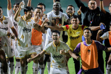 Bungkam PSIM Yogyakarta,...