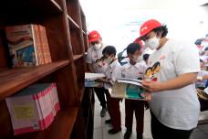 IFG Beri Bantuan 200...