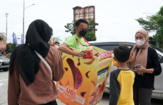 Lemonilo Bagikan Gansos...