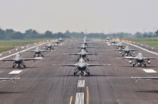 Formasi Elephant Walk...