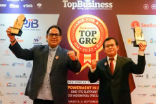 Bank DKI Terima Penghargaan...