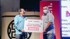 Smartfren Beri Penghargaan...