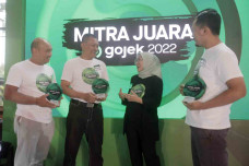 Penghargaan Mitra Juara...