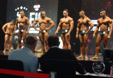 Kompetisi Fitnes dan...