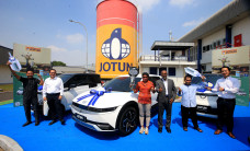 Penyerahan Hadiah Utama...
