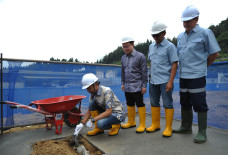 Bangun Reaktor Biogas...