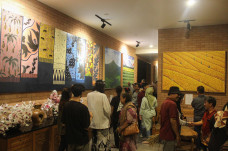 Melihat Pameran Kebangkitan...