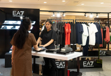EA7 Emporio Armani Roadshow...