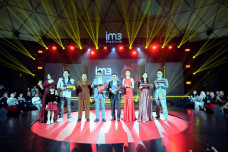 Peluncuran IM3 Platinum...