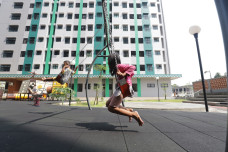 Warga TPU Menteng Pulo...