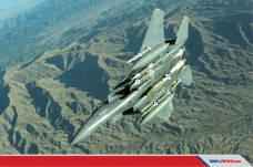 F-15E Pesawat Pertama...