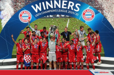 Pecundangi PSG, Bayern...