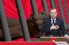 Menghina Erdogan, Ribuan...