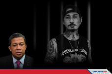 Fahri Hamzah Colek Mahfud...