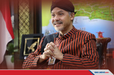 Style Mirip Jokowi,...