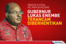 Gubernur Papua Lukas...