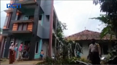 Ironis, Rumah Bagus...