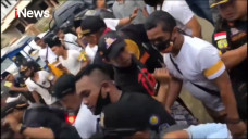 Bawa Senjata Tajam,...