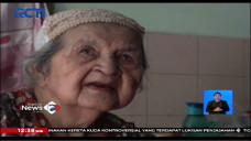 Seorang Nenek Renta...