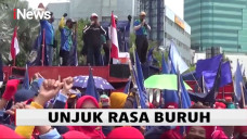 Unjuk Rasa Ratusan Buruh...