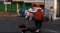Sekelompok Remaja Belasan...