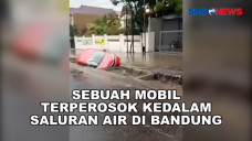 Sebuah Mobil Terperosok...