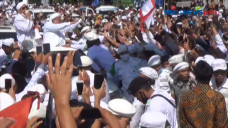 Kerumunan Massa HRS...