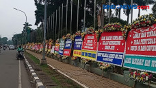 Halaman Depan Gedung...