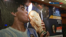Diego Maradona Meninggal,...