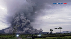 Gunung Semeru Erupsi,...