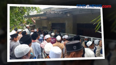 Puluhan Orang Datangi...