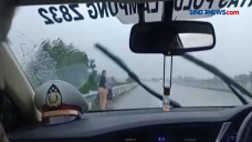 Viral Ibu Jalan Kaki...