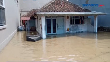 Ratusan Rumah di Cirebon...