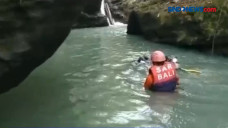 Mandi di Sungai, Dua...