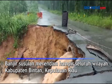 Banjir Mencapai Ketinggian...