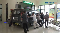 Diduga Rem Blong, Angkot...