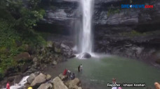 Wisata Air Terjun Karawa,...