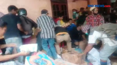 Warga Ulumanda Majene...