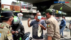 Pelanggar Prokes Adu...