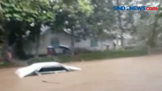 Mobil Hanyut Terseret...